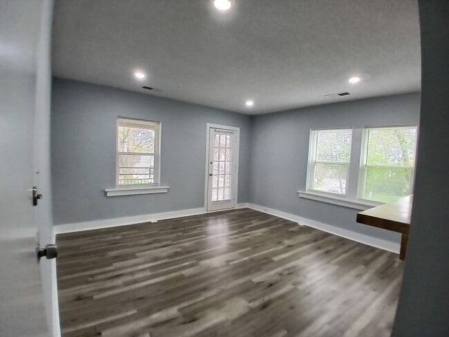 Building Photo - 2727CAMPBELL