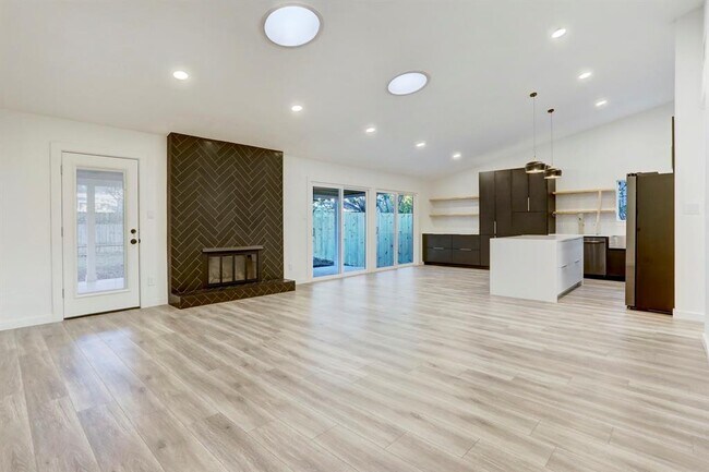 Foto del edificio - 2902 Jorwoods Dr
