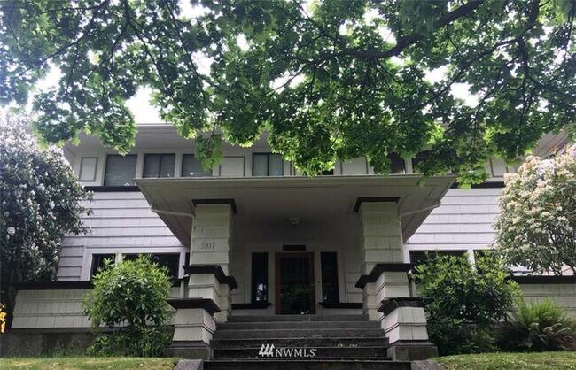 Foto del edificio - 5011 18th Ave NE