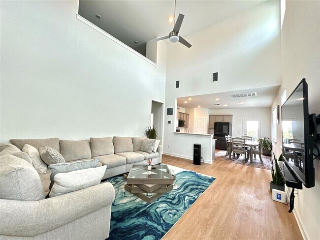 Foto del edificio - 8005 Linda Michelle Ln