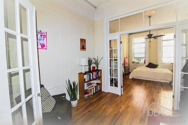 Building Photo - 2.5 bedroom in Brooklyn NY 11231