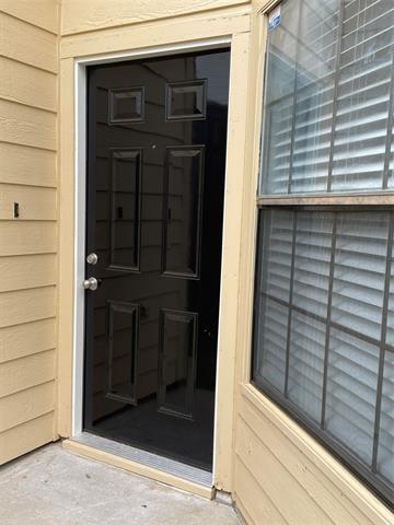 Building Photo - 923 Azalia Dr