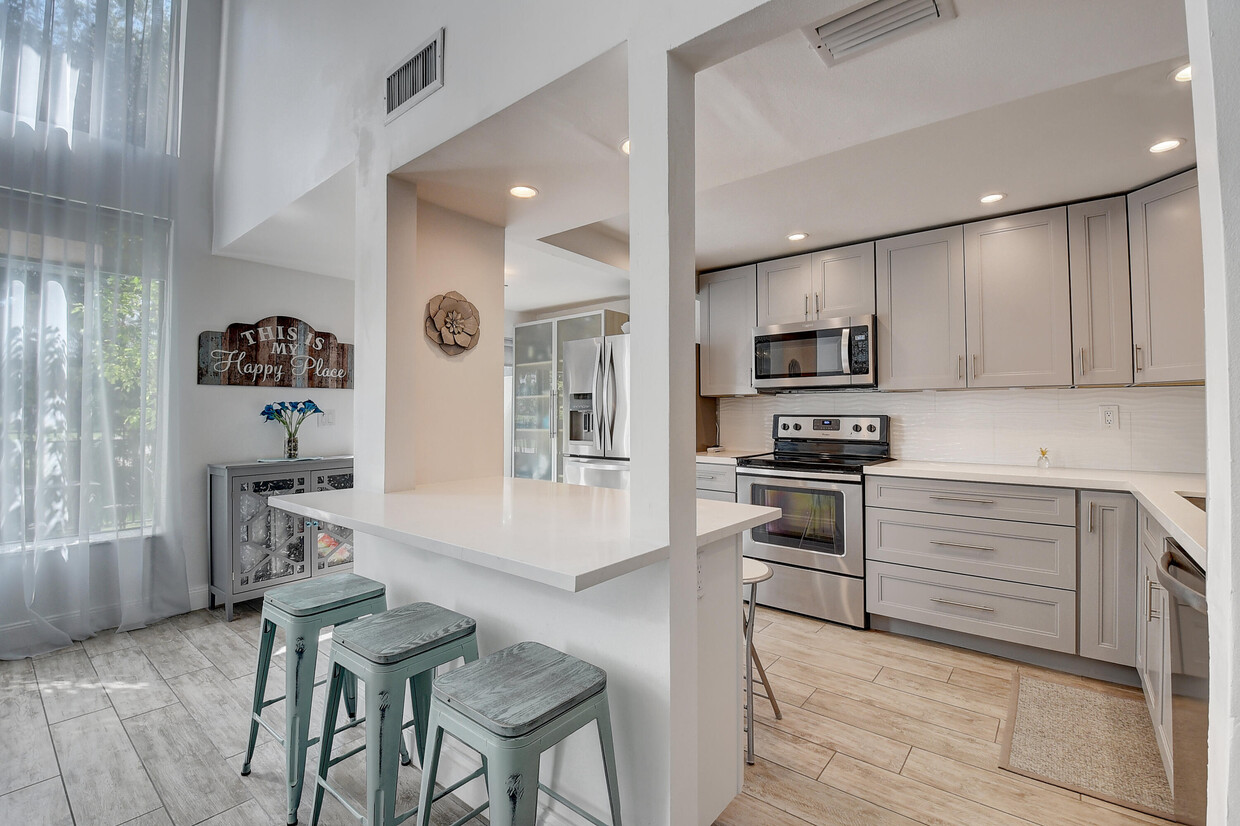 Foto principal - 6595 Parkview Dr