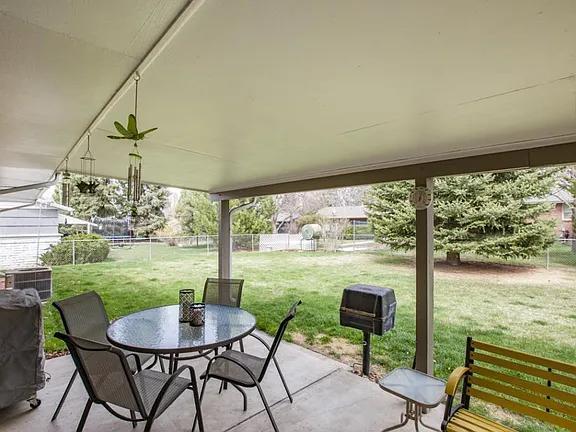 Foto del edificio - 1020 Meadowbrook Dr