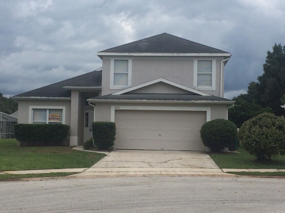Spacious 4 Bed Pool Home!!! - Spacious 4 Bed Pool Home!!!