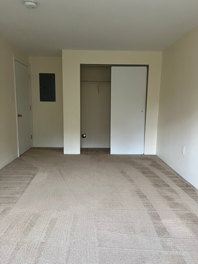 59 Ponemah Hill Rd Unit 1102, Milford, NH 03055 Condo for Rent in