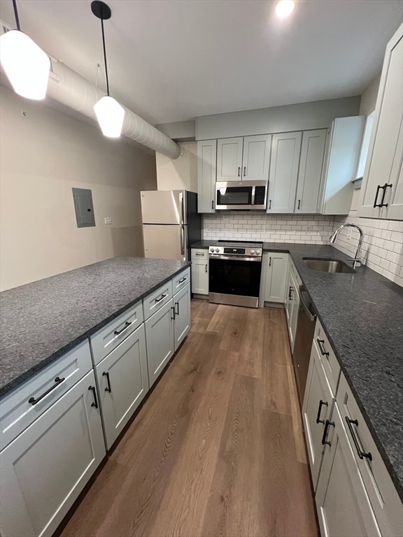 Building Photo - 160 Seabury St