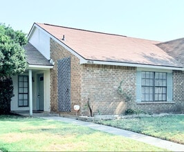 Building Photo - 4616 Chapman St