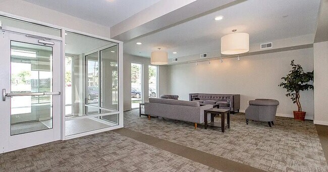 Foto del edificio - 1811 Losantiville Ave