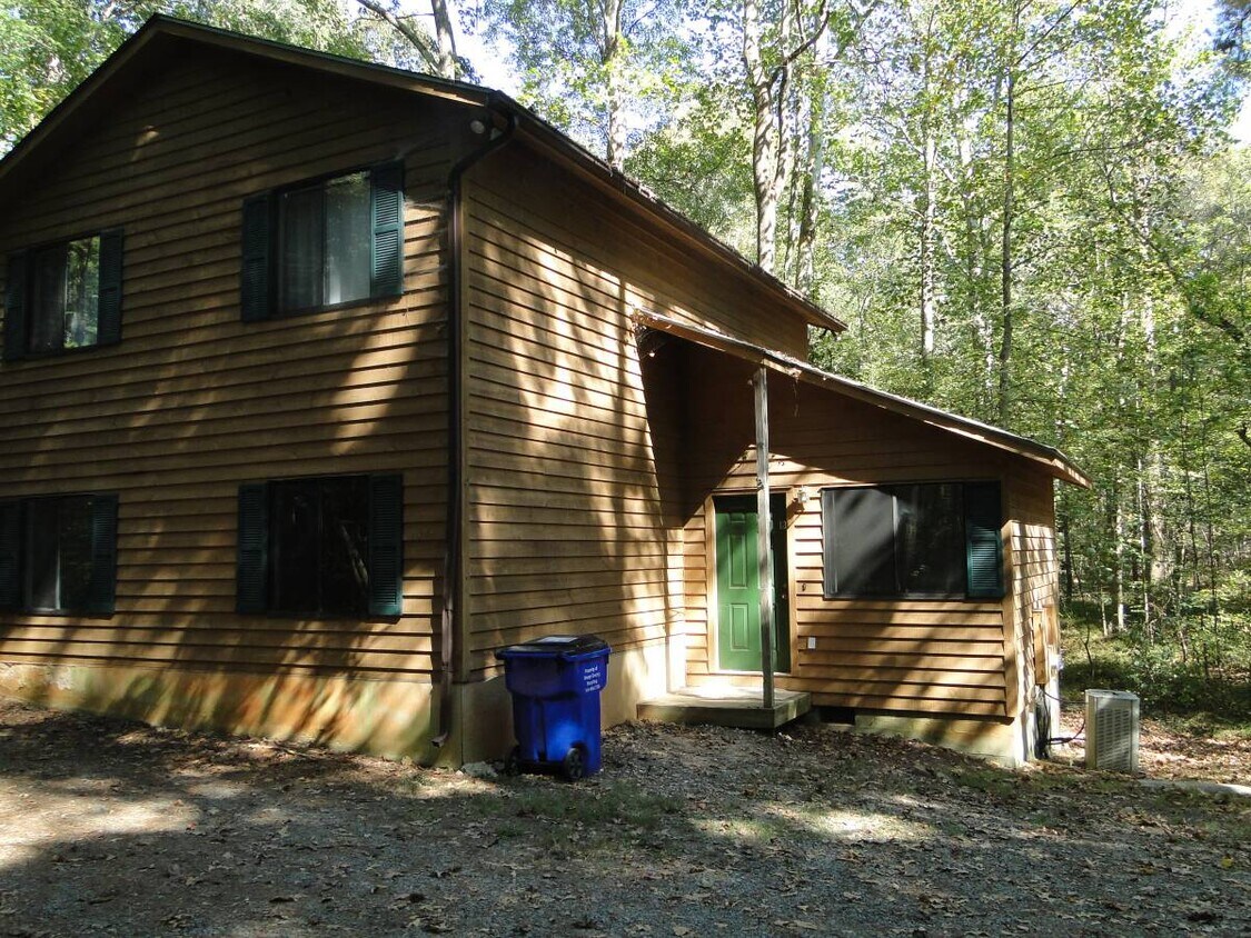 Primary Photo - 1521 Partridgeberry Rd