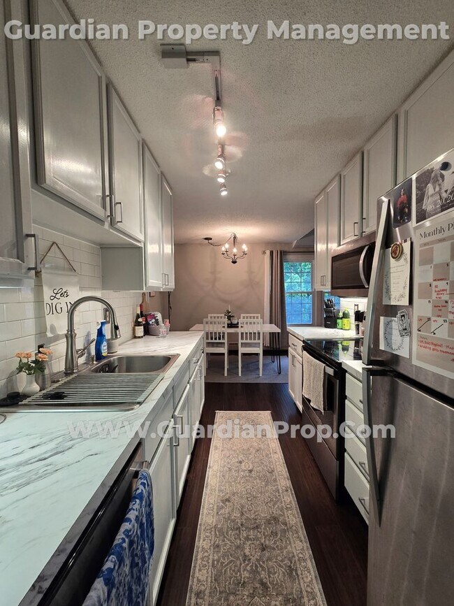 Foto del edificio - St Louis Park Condo by West End, Garage in...