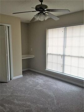 Building Photo - Auburn Townhouse
