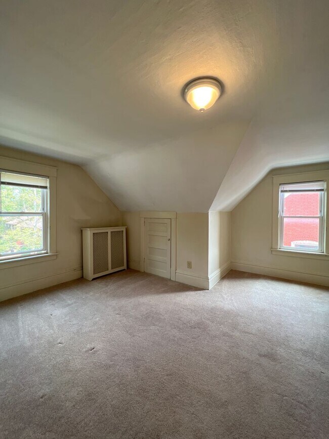 Foto del edificio - Two Bedroom apartment near engineering and...