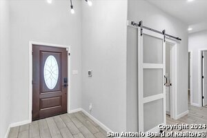Foto del edificio - 8316 Utopia Blvd