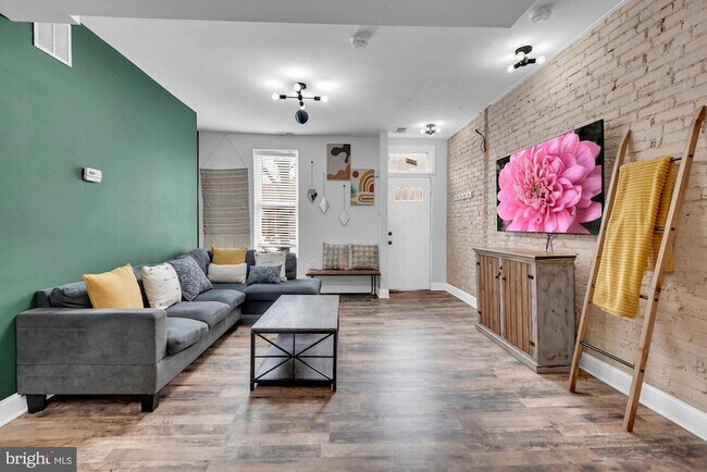 Foto del edificio - 210 W Read St