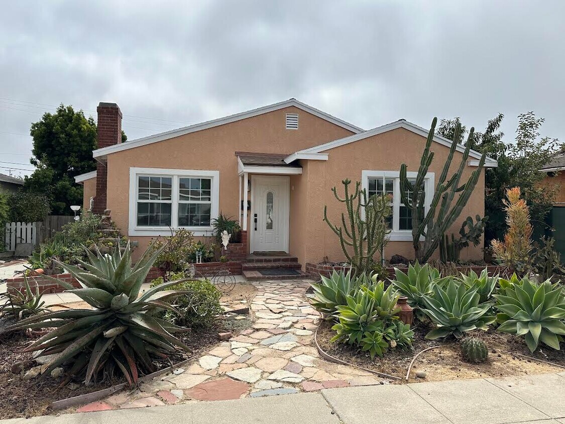 Primary Photo - 8037 Campion Dr