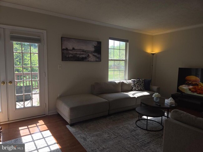 Foto del edificio - 206 Park Brook Ct