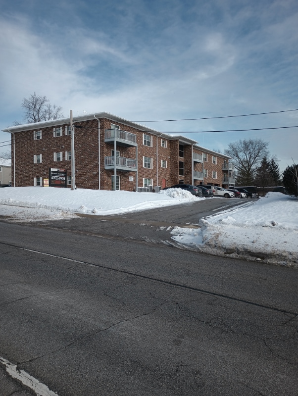 Primary Photo - 4905 Belmont St