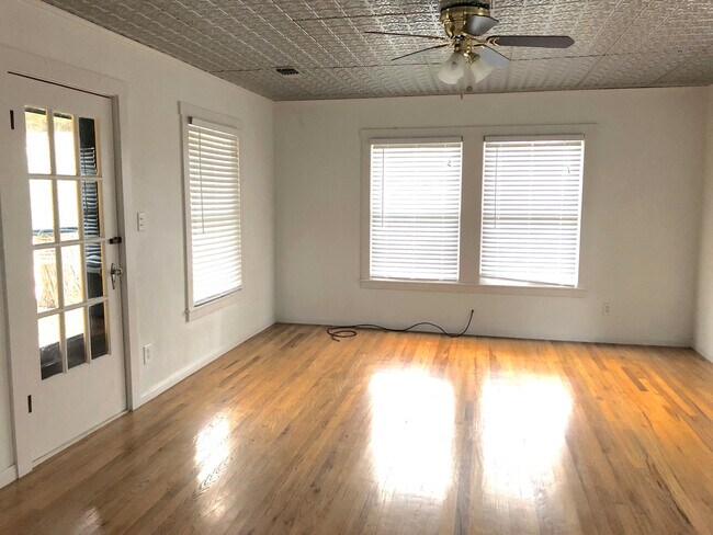 Foto del edificio - 462 Stringtown Rd