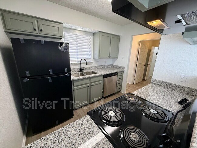 Photo - 2326 Summer Pl Dr Apartment