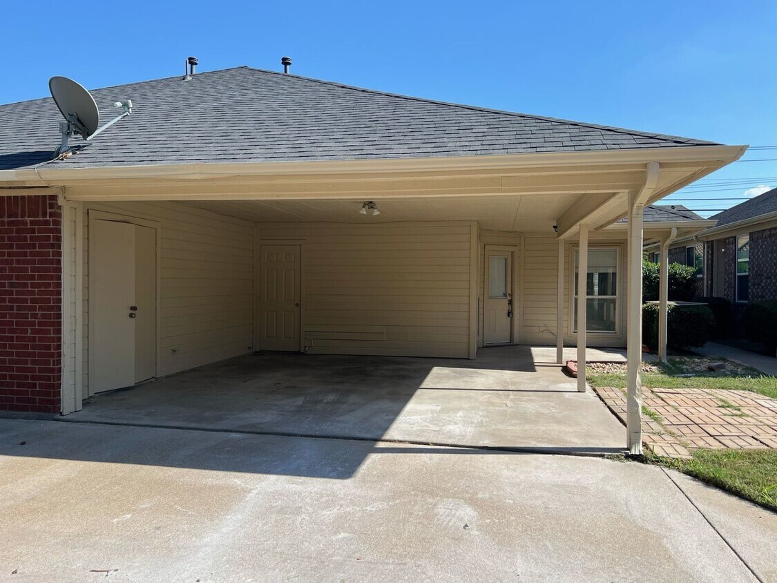 Primary Photo - 2213 Ragland Rd