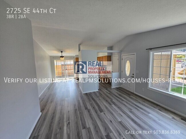 Building Photo - 2725 SE 44th Ct