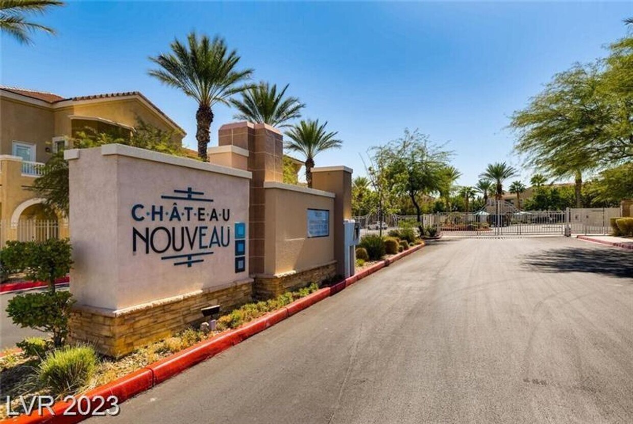 Foto principal - COMING SOON! UPGRADED 1BD/1BA GATED CONDO ...