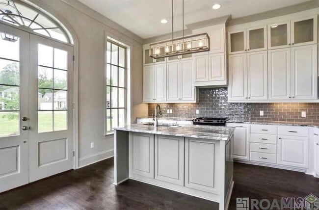 Foto del edificio - 10851 Cane Mill Ln.