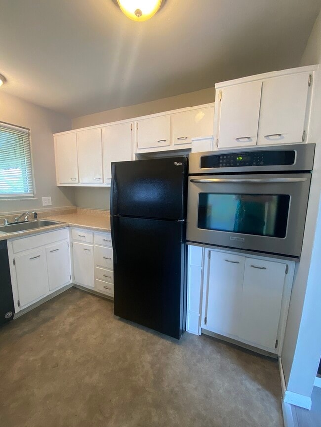 Building Photo - 2827 Winsford Ct