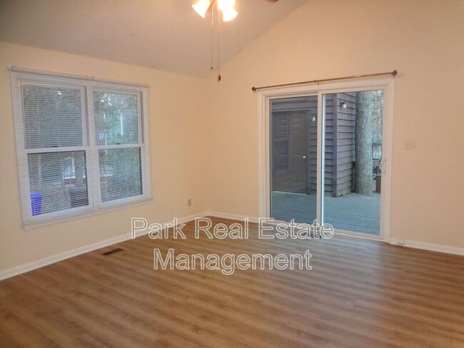 Foto del edificio - 108 Aberdeen Ct