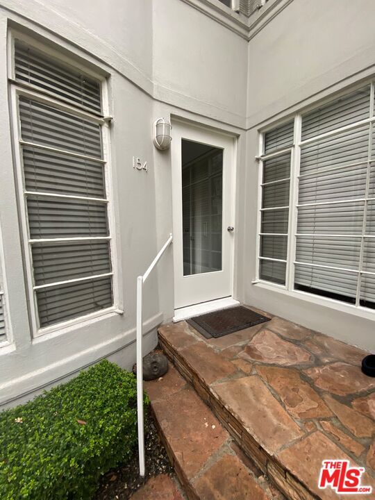 135 Apartments for Rent in Miracle Mile, CA Westside Rentals