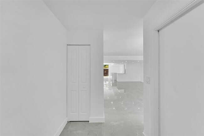 Foto del edificio - 2318 NE 7th St