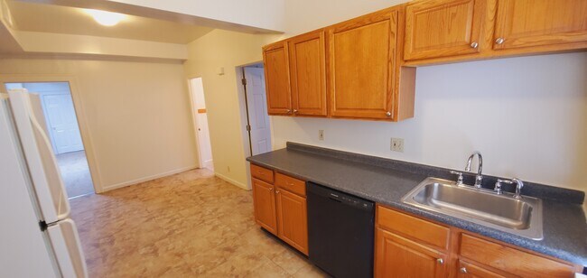 Building Photo - 6244 Cabanne Ave