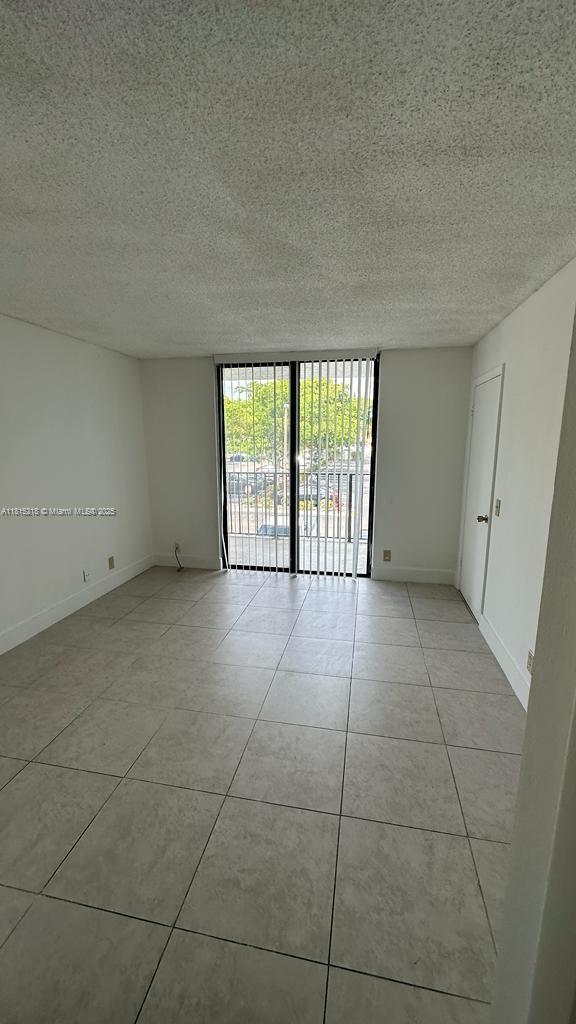 Building Photo - 728 Executive Center Dr