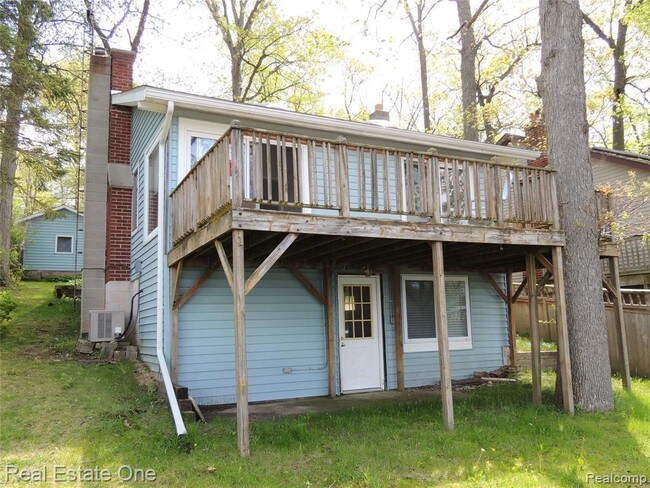 Foto del edificio - 16404 Hilltop Dr
