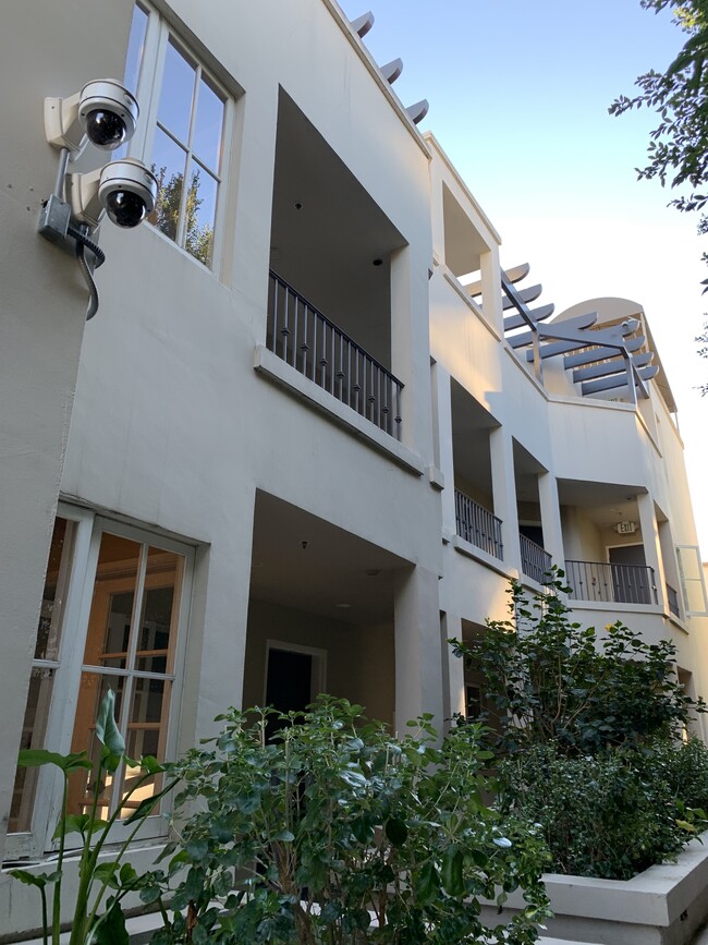 545 Glenrock Ave, Los Angeles, CA 90024 Apartments in Los Angeles, CA