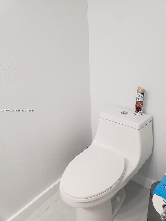 Foto del edificio - 8031 NW 8th St