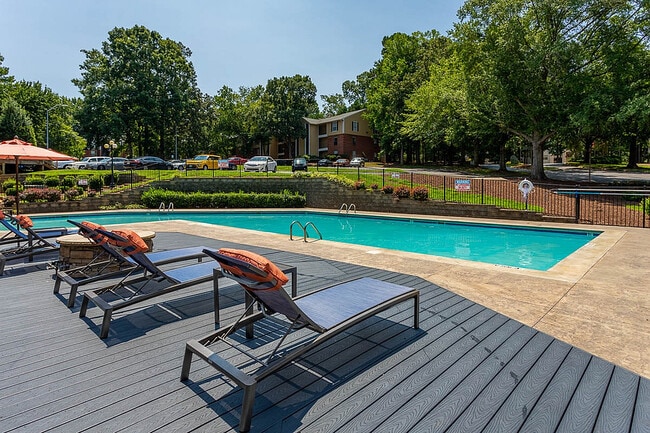 Poolside Sundeck - Autumn Ridge