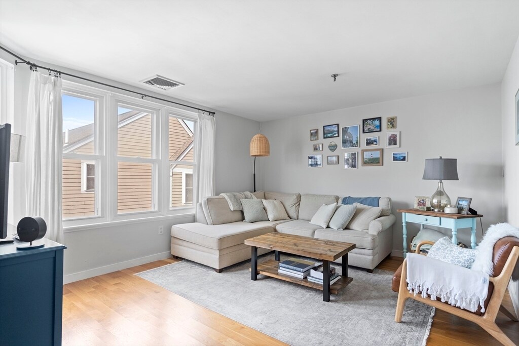 Foto principal - 126 Tudor St