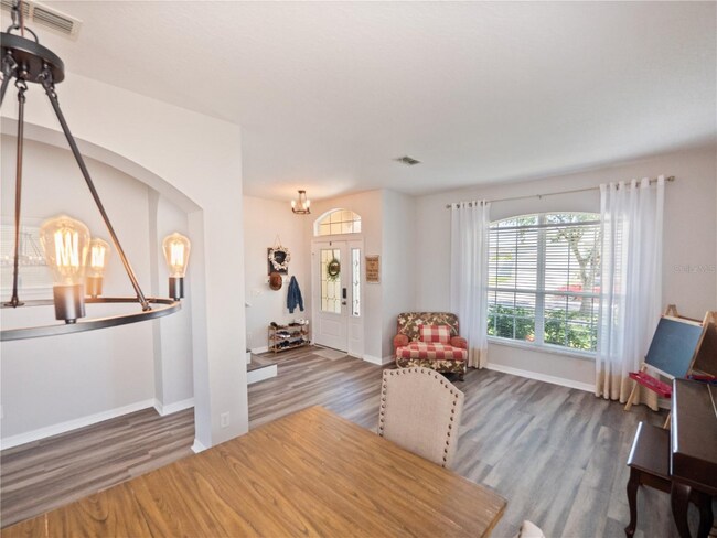 Foto del edificio - 4904 Adair Oak Dr