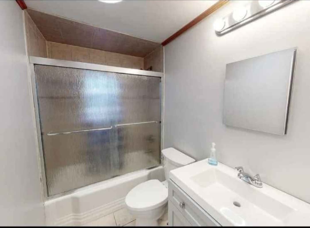 Foto principal - 71 Wilshire St