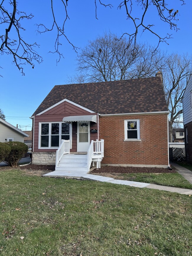 Building Photo - 1469 Forest Ave