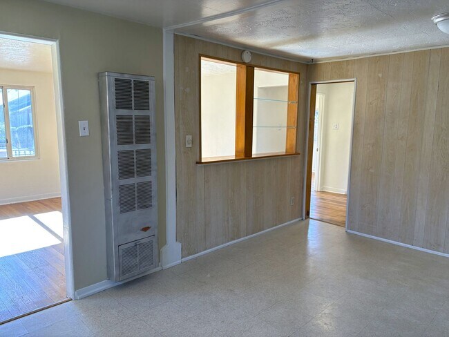 Foto del edificio - 2425 Mountain Rd NW