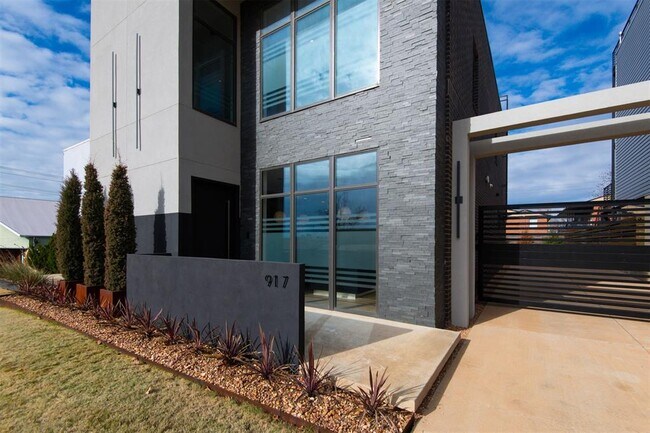 Foto del edificio - 917 NW 8th St