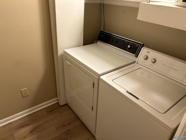 Foto del edificio - 1422 Humes Ave NE