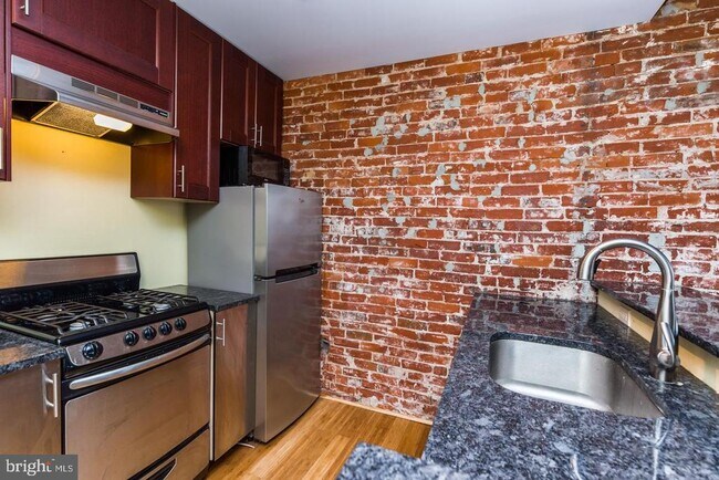 Building Photo - 2030 S Juniper St