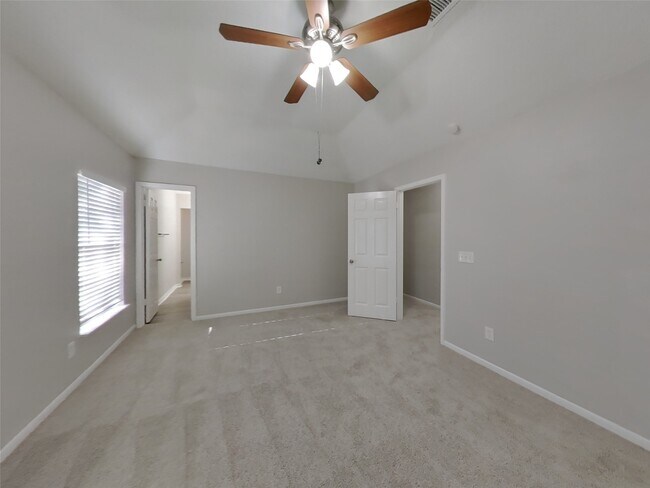 Foto del edificio - 18139 Lake Bend Dr