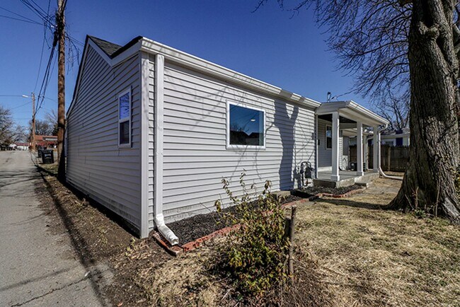 Foto del edificio - 3 bedroom 1 bath in Germantown!