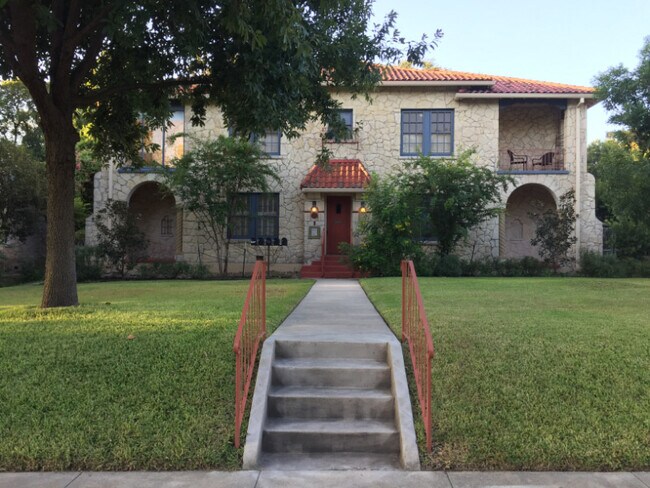 Foto del edificio - 254 E Rosewood Ave