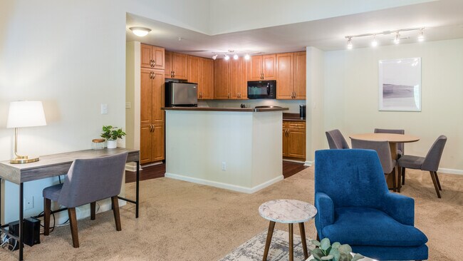Foto del edificio - 8110 Providence Ct Ln